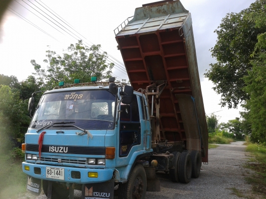 ขายรถบรรทุกสิบล้อ ISUZU ราคาถูก รุ่น Rocky 175