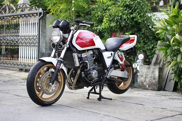ขาย super4 cb1000 สวยๆสักคัน  ทะเบียนแท้. โอนขนส่ง