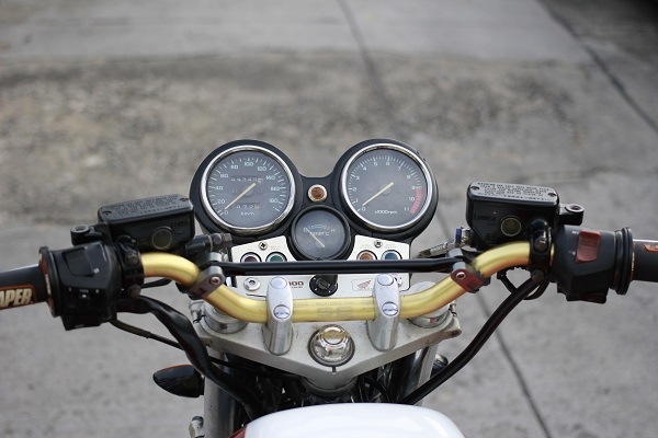 ขาย super4 cb1000 สวยๆสักคัน  ทะเบียนแท้. โอนขนส่ง