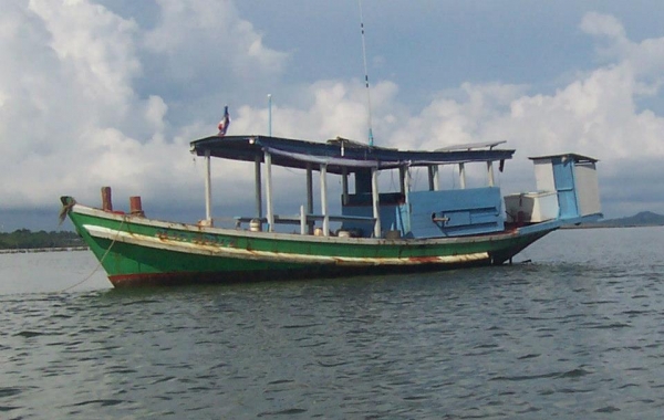 ....ขายถูกเรือตกปลา พร้อมอุปกรณ์