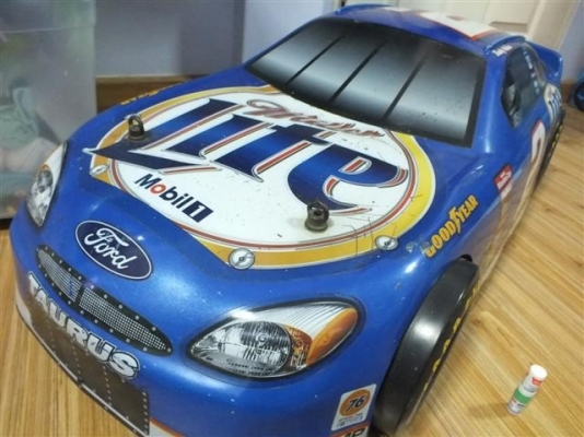 โคมไฟแขวนทรงรถแข่ง