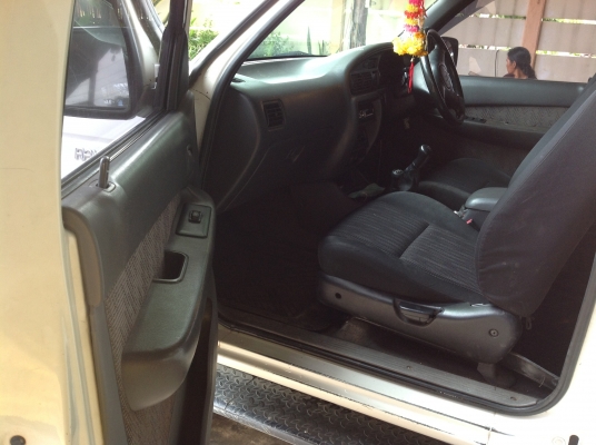 ฟอร์ดเรนเจอร์ โฟวิน ปี2542 กันชนแต่งหน้า-หลัง ยางมัด30"ฟรีล๊อค สภาพสวย ขาย220000 ติดต่อคุณไก่ 086-1237456