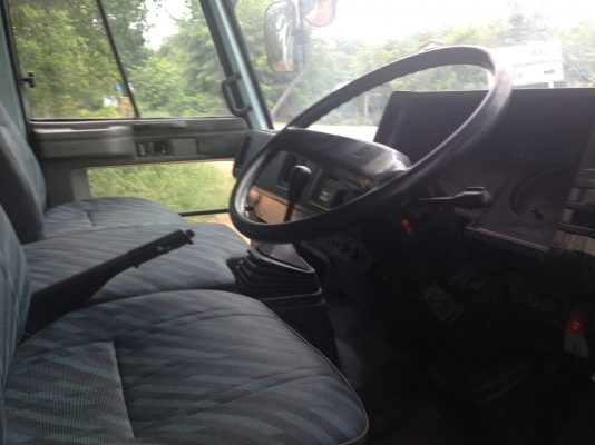 ISUZU ROCKY FRR 175 HP 6BG1 กระบะคอกเหล็กความยาว 6 เมตรสภาพสวย เครื่องแห้งแรงดีไม่มีเยิ้ม หัวเก๋งสีสันบางเดิมๆภายในเก๋งคอนโซลสวยครบพร้อม พวงมาลัยเพาเวอร์ ระบบเบรคทริ๊ปฟี้ครบครัน ช่วงล่างคัชซีสวยมากๆครับ ยาง 8.25 ขอบ 16 สภาพดี 70\% พร้อมบรรทุกพร้อมใช้งาน เอ ISUZU ROCKY FRR 175 HP 6BG1 กระบะคอกเหล็กความยาว 6 เมตรสภาพสวย เครื่องแห้งแรงดีไม่มีเยิ้ม หัวเก๋งสีสันบางเดิมๆภายในเก๋งคอนโซลสวยครบพร้อม พวงมาลัยเพาเวอร์ ระบบเบรคทริ๊ปฟี้ครบครัน ช่วงล่างคัชซีสวยมากๆครับ ยาง 8.25 ขอบ 16 สภาพดี 70\% พร้อมบรรทุกพร้อมใช้งาน เอ