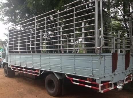 ISUZU ROCKY FRR 175 HP 6BG1 กระบะคอกเหล็กความยาว 6 เมตรสภาพสวย เครื่องแห้งแรงดีไม่มีเยิ้ม หัวเก๋งสีสันบางเดิมๆภายในเก๋งคอนโซลสวยครบพร้อม พวงมาลัยเพาเวอร์ ระบบเบรคทริ๊ปฟี้ครบครัน ช่วงล่างคัชซีสวยมากๆครับ ยาง 8.25 ขอบ 16 สภาพดี 70\% พร้อมบรรทุกพร้อมใช้งาน เอ ISUZU ROCKY FRR 175 HP 6BG1 กระบะคอกเหล็กความยาว 6 เมตรสภาพสวย เครื่องแห้งแรงดีไม่มีเยิ้ม หัวเก๋งสีสันบางเดิมๆภายในเก๋งคอนโซลสวยครบพร้อม พวงมาลัยเพาเวอร์ ระบบเบรคทริ๊ปฟี้ครบครัน ช่วงล่างคัชซีสวยมากๆครับ ยาง 8.25 ขอบ 16 สภาพดี 70\% พร้อมบรรทุกพร้อมใช้งาน เอ