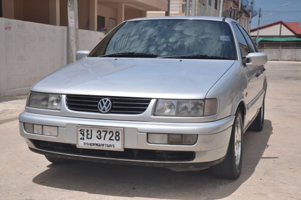 ขาย volkswagen passat 2.0GL ปี 1996 เกียร์ auto LPG เบาะหนัง max15 พร้อมใช้