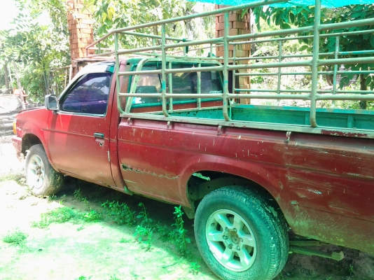 นิสสันบิ๊กเอ็ม    ฝาแดงละเอียด  คัชซีสวย  ขายตามสภาพ