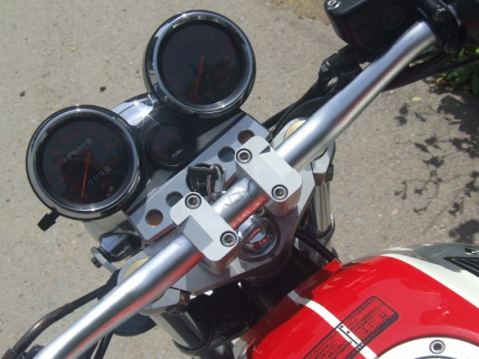 ขาย CB 400 ปี98 version S เครื่องแน่น มีของแต่ง สีลาย50ปี <<สรรพสามิต>> ขาย CB 400 ปี98 version S เครื่องแน่น มีของแต่ง สีลาย50ปี <<สรรพสามิต>>