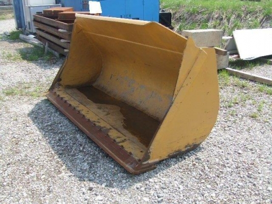 530-01A-11603รถตักล้อยางตอนนี้รถจอดที่(CSนวนคร)แล้วครับ