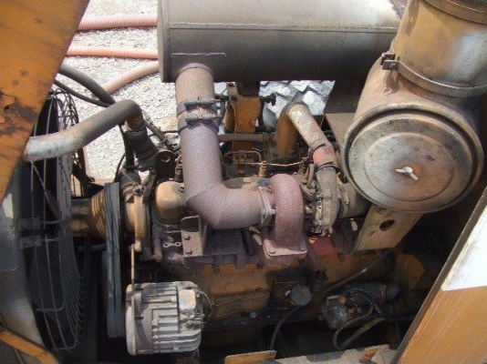 530-01A-11603รถตักล้อยางตอนนี้รถจอดที่(CSนวนคร)แล้วครับ