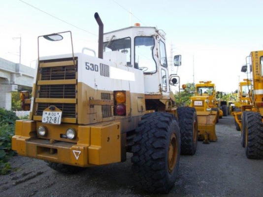 530-01A-11603รถตักล้อยางตอนนี้รถจอดที่(CSนวนคร)แล้วครับ