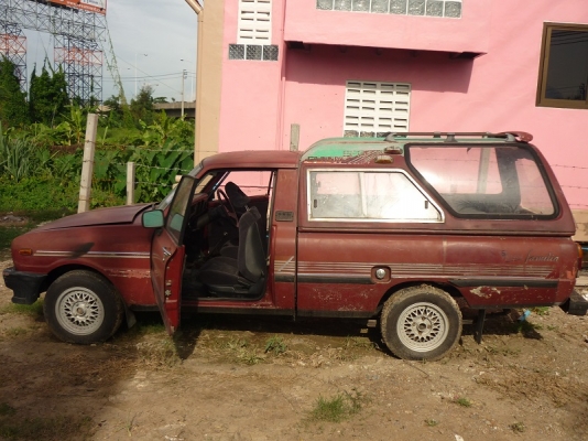 Mazda 1300 กะบะพร้อมหลังคา สภาพดี ทรงสวยมาก พร้อมใช้