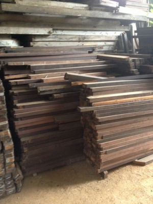 ไม้ตะเคียน 2*4เป็นไม้ตะเคียนทองครับ  ขนาด 2*4 นิ้ว  สวยๆครับ  ความยาว 1.20-1.30 เมตร  ขายท่อนละ 110  ครับ   ความยาว 1.70 - 1.80 เมตร ท่อนละ  130 บาท  ครับ  ไม้เก่าสวยๆครับไม้ชุดนี้  มีประมาณ  1200  ท่อนครับ