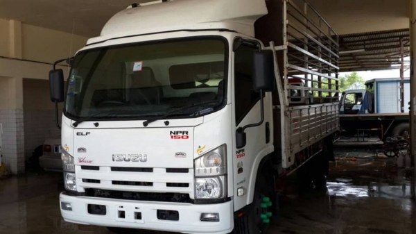 ISUZU NPR 150แรง ปี54