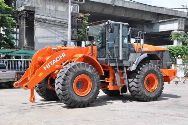 HITACHI  ZW 310  SN  00278