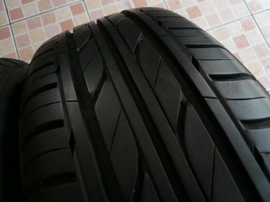 ขายยาง BRIDGESTONE ECOPIA----215-60-16----ปี11 ดอกแน่นๆ (1ชุด)