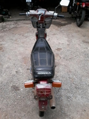 ขาย C700 เครื่องดีพร้อมใช้โครงไม่ผุออกใบซื้อขายให้ ขาย 4900 บาท