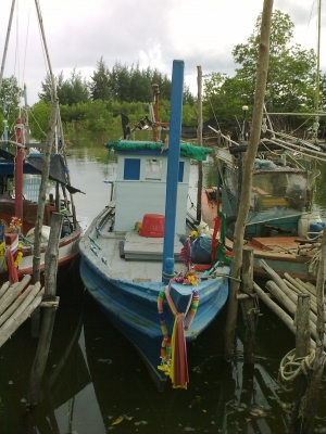 ขายเรือตกปลา ลากหมึก วางอวนปู