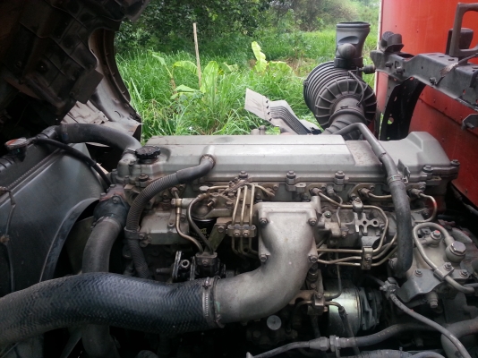 (ด่วน !!!...พิเศษ..ราคาเงินดาวลดเหลือ 550,000) ขายดาว Hino รุ่น FG1 212 แรง เครื่องแน่น ช่วงล่างดี รถยาว 7.2 เมตร สีขาว ตู้แห้ง 10 บาน ไม่มีเสากลาง หมายเลขตัวถัง FG1JPPA14747 สภาพพร้อมใช้งาน ยางใหม่ 6 เส้น