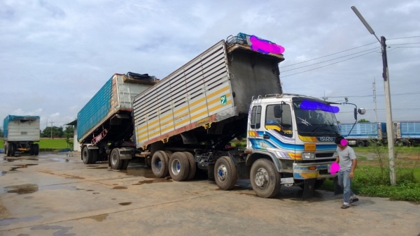 ขายด่วนอีซุซุเด๊กก้า270แม่ลูกดั้มเนียมชุ้นชัยลูกอ่อนสองเพลา