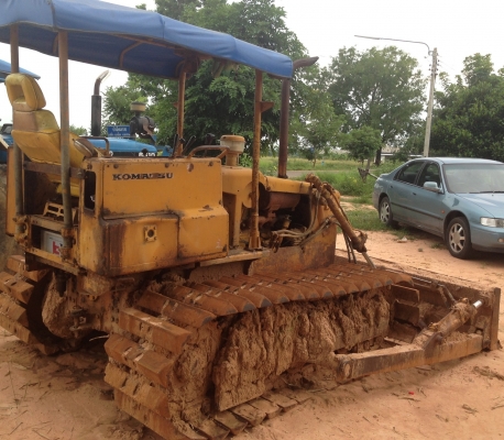 KOMATSU D20-3 รถสภาพดีเครื่องดีพร้อมใช้งาน ระบบไฮดรอลิกส์ของเหลวไม่มีแตกเยิ้ม เครื่องแรงดี ขับง่ายคล่องตัว ช่วงล่างตีนตะขาบสภาพดีประมาณ 60\% พร้อมทำงานได้เลย เอกสารสัญญาซื้อขาย ราคาต่อรองได้ครับ KOMATSU D20-3 รถสภาพดีเครื่องดีพร้อมใช้งาน ระบบไฮดรอลิกส์ของเหลวไม่มีแตกเยิ้ม เครื่องแรงดี ขับง่ายคล่องตัว ช่วงล่างตีนตะขาบสภาพดีประมาณ 60\% พร้อมทำงานได้เลย เอกสารสัญญาซื้อขาย ราคาต่อรองได้ครับ