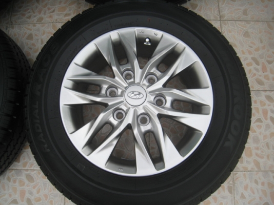 ขายล้อแม็ก Hyundai H1 ป้ายแดง 16"x6.5" et56 6รู139 + ยางปี 1713 ตุ่มและสีที่หน้ายางมีทุกเส้นครับ  สนใจติดต่อเล็กคลองสามครับ (081-3747940
