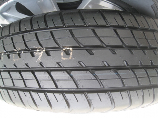 ขายล้อแม็ก Toyota vios ป้ายแดง 15"x5.5" et45 4รู100 + ยางปี13  สนใจติดต่อเล็กคลองสามครับ (081-3747940)