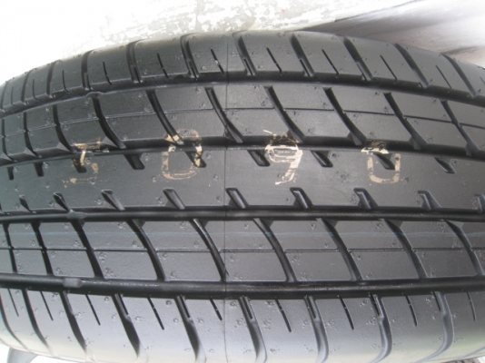 ขายล้อแม็ก Toyota vios ป้ายแดง 15"x5.5" et45 4รู100 + ยางปี13  สนใจติดต่อเล็กคลองสามครับ (081-3747940)