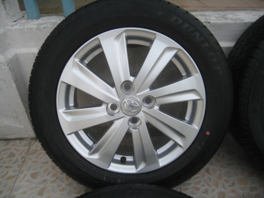ขายล้อแม็ก Toyota vios ป้ายแดง 15"x5.5" et45 4รู100 + ยางปี13  สนใจติดต่อเล็กคลองสามครับ (081-3747940)