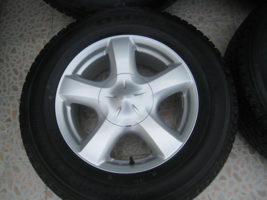 ขายล้อแม็ก All new Isuzu d-max ป้ายแดง 17"x7" et33 6รู139 +ยาง ปี 13 ตุ่มและสีที่หน้ายางยังมีอยู่ครับ  สนใจติดต่อเล็กคลองสามครับ (081-3747940)