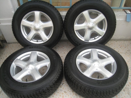 ขายล้อแม็ก All new Isuzu d-max ป้ายแดง 17"x7" et33 6รู139 +ยาง ปี 13 ตุ่มและสีที่หน้ายางยังมีอยู่ครับ  สนใจติดต่อเล็กคลองสามครับ (081-3747940)