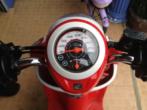 SCOOPY IลายLIVERPOOL F.C.รถ10เดือนวิ่ง1xxxโลสวยกริ้บมีเล่มพร้อมโอน