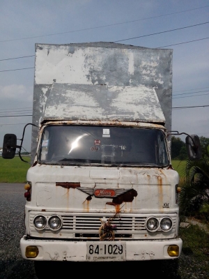 ขาย 6 ล้อ HENO KM 100   เครื่องดี คัสซีสวยมาก  พวงมาลัยเพาเวอร์