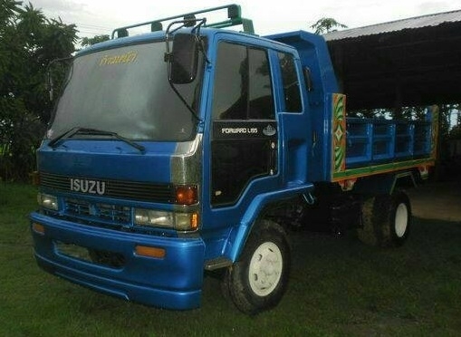 ISUZU ROCKY 195 HP 6HE1 หกล้อดั๊มพ์ กระบะดั๊มพ์เหล็ก 6 ตันความยาว 3.60 เมตรสภาพสวยจัดรอบคัน เครื่องแห้งแรงดีเดิมๆไม่มีเยิ้ม ภายในเก๋งคอนโซลสวยครบพร้อม CD MP3 แอร์เย็น พ.เพาเวอร์ ก.ไฟฟ้า ระบบเบรคทริ๊ปฟี้ครบครัน ช่วงล่างใหญ่คัชซีสวยเดิม ยาง 8.25 ขอบ 16 สภาพ