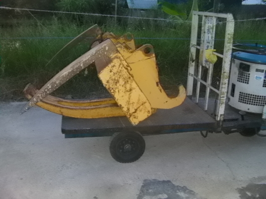 รถบรรทุก3ล้อสามารถบรรทุกน้ำหนักได้1ตันยางรถเป็นยางตันใช่งานง่ายเครื่องยนต์เบนซินราคา53,000บาท http://www.youtube.com/watch?v=ZuRHn54tNfY