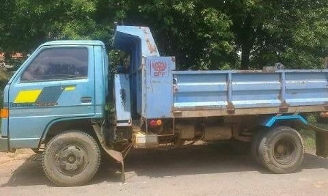 ISUZU NPR 125 HP 4HG1 หกล้อดั๊มพ์ กระบะดั๊มพ์เหล็ก 4 ตันความยาว 3.60 เมตรสภาพดี เครื่องแน่นแรงดี ภายในเก๋งคอนโซลสวยครบ ช่วงล่างใหญ่ติด F หน้าหลัง คัชซีไม่มีดาม ยาง 8.25 ขอบ 16 สภาพดี 70\% พร้อมบรรทุกพร้อมใช้งาน เอกสารทะเบียนครบพร้อม ราคาต่อรองได้ครับ