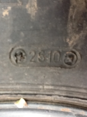 ขายล้อวีโก้พร้อมยางตะขาบ 4เส้น ราคา 26,000บาท