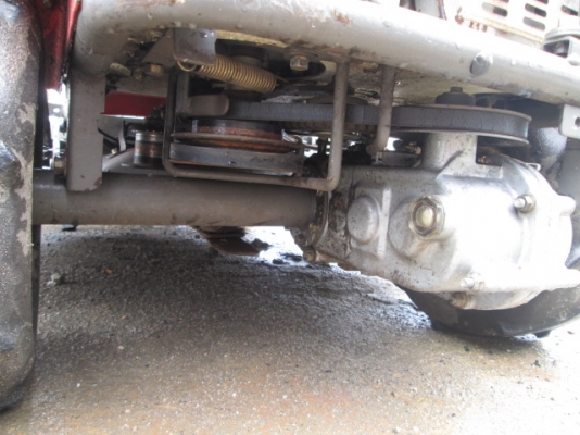 รหัส:13001257รถตัดหญ้าใช้เครื่องHONDA GXV340เครื่องยนต์เบนซิน11PS.ยกได้4ระดับ