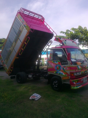 Hino Fb 120 แรง ชมพูอีกคันสวยบาดใจๆ เหมือนกัน Hino Fb 120 แรง ชมพูอีกคันสวยบาดใจๆ เหมือนกัน