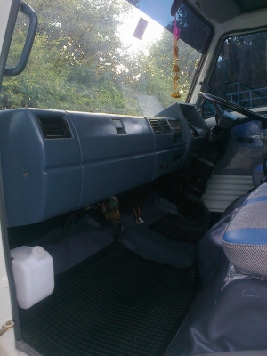 HinoKm 777 สีเขียวเข็มๆ หล่อๆไปเรย HinoKm 777 สีเขียวเข็มๆ หล่อๆไปเรย