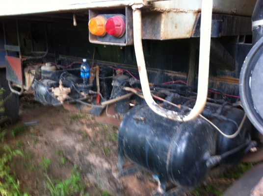 ขายรถ 10 ล้อ 2 เพลา ราคา.1350000 กระบะเหล็กดั้ม HINO FM3M เครื่องเดิม เกียร์เดิม กระจกไฟฟ้า รถสวย สนใจโทร