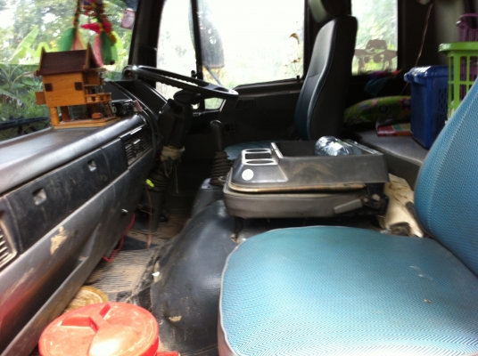 ขายรถ 10 ล้อ 2 เพลา ราคา.1350000 กระบะเหล็กดั้ม HINO FM3M เครื่องเดิม เกียร์เดิม กระจกไฟฟ้า รถสวย สนใจโทร