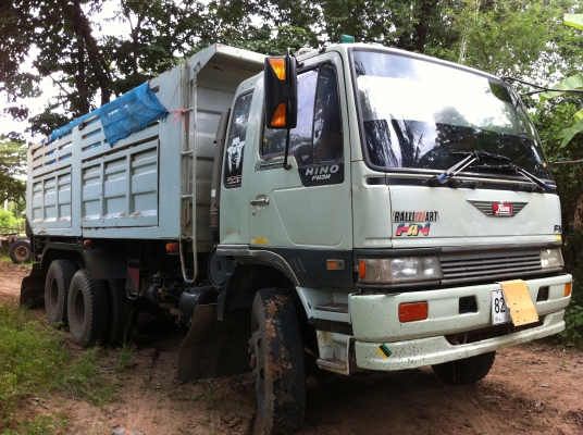 ขายรถ 10 ล้อ 2 เพลา ราคา.1350000 กระบะเหล็กดั้ม HINO FM3M เครื่องเดิม เกียร์เดิม กระจกไฟฟ้า รถสวย สนใจโทร