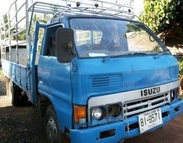 ISUZU KS 110 HP 4BD1 ฝาขาว กระบะคอกเหล็กเหล็กความยาว 4.30 เมตรสภาพสวย เครื่องแห้งแรงดีเดิมๆไม่มีเยิ้ม หัวเก๋งยกได้ไม่มีผุกร่อน ภายในเก๋งคอนโซลครบพร้อม พวงมาลัยเพาเวอร์ ช่วงล่างแน่นดี คัชซีดี ยาง 7.50 ขอบ 16 สภาพดี 70\% พร้อมบรรทุกพร้อมใช้งาน เอกสารทะเบียนค ISUZU KS 110 HP 4BD1 ฝาขาว กระบะคอกเหล็กเหล็กความยาว 4.30 เมตรสภาพสวย เครื่องแห้งแรงดีเดิมๆไม่มีเยิ้ม หัวเก๋งยกได้ไม่มีผุกร่อน ภายในเก๋งคอนโซลครบพร้อม พวงมาลัยเพาเวอร์ ช่วงล่างแน่นดี คัชซีดี ยาง 7.50 ขอบ 16 สภาพดี 70\% พร้อมบรรทุกพร้อมใช้งาน เอกสารทะเบียนค