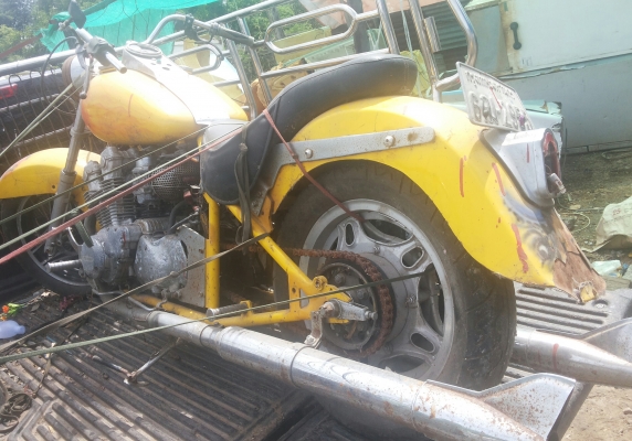 ขายcb750แต่งตามสภาพ(มีแต่สำเนาเล่มกับแป่นป้าย)