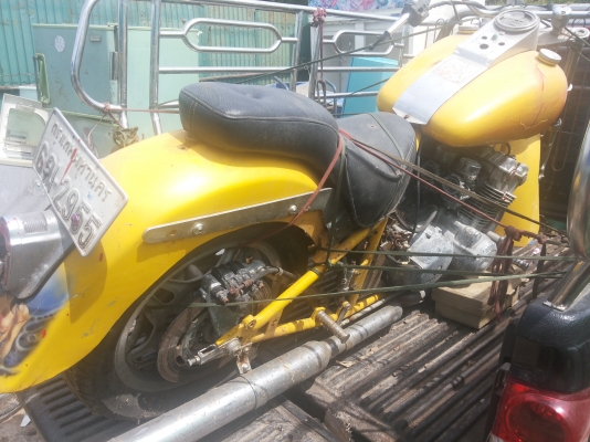 ขายcb750แต่งตามสภาพ(มีแต่สำเนาเล่มกับแป่นป้าย)