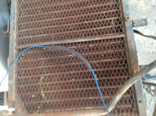 แผงแอ  ให้ท้องรถยน  หรือไปแปลงใส่ได้