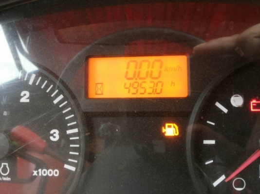 KUBOTA M9540 - 2 เพลา รถใช้งาน 4,950 ชม. อุปกรณ์ครบพร้อม มีใบมีดดันหน้า ผานพรวนดิน 7 เครื่องแห้งแรงดีทั้งคันไม่มีเยิ้ม ระบบไฮดรอลิกส์ระบบของเหลวไม่มีแตกซึ่ม ช่วงล่างแน่น ยางสภาพดี 4 เส้นหน้าหลังประมาณ 80\% พร้อมทำงานได้เลย เอกสารทะเบียนครบพร้อม ราคาต่อรองเ