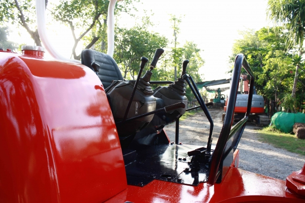 ขายรถแม็คโค AIRMAN AX40 (เหมือนฮิตาชิ EX40 หมด) นำเข้าจากญี่ปุ่น รถพร้อมใช้งาน ติดต่อ 086-775-7900