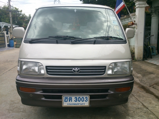 ต้องการขายรถตู้