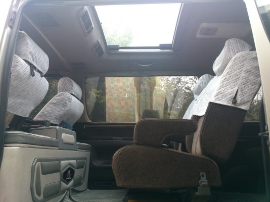 ต้องการขายรถตู้